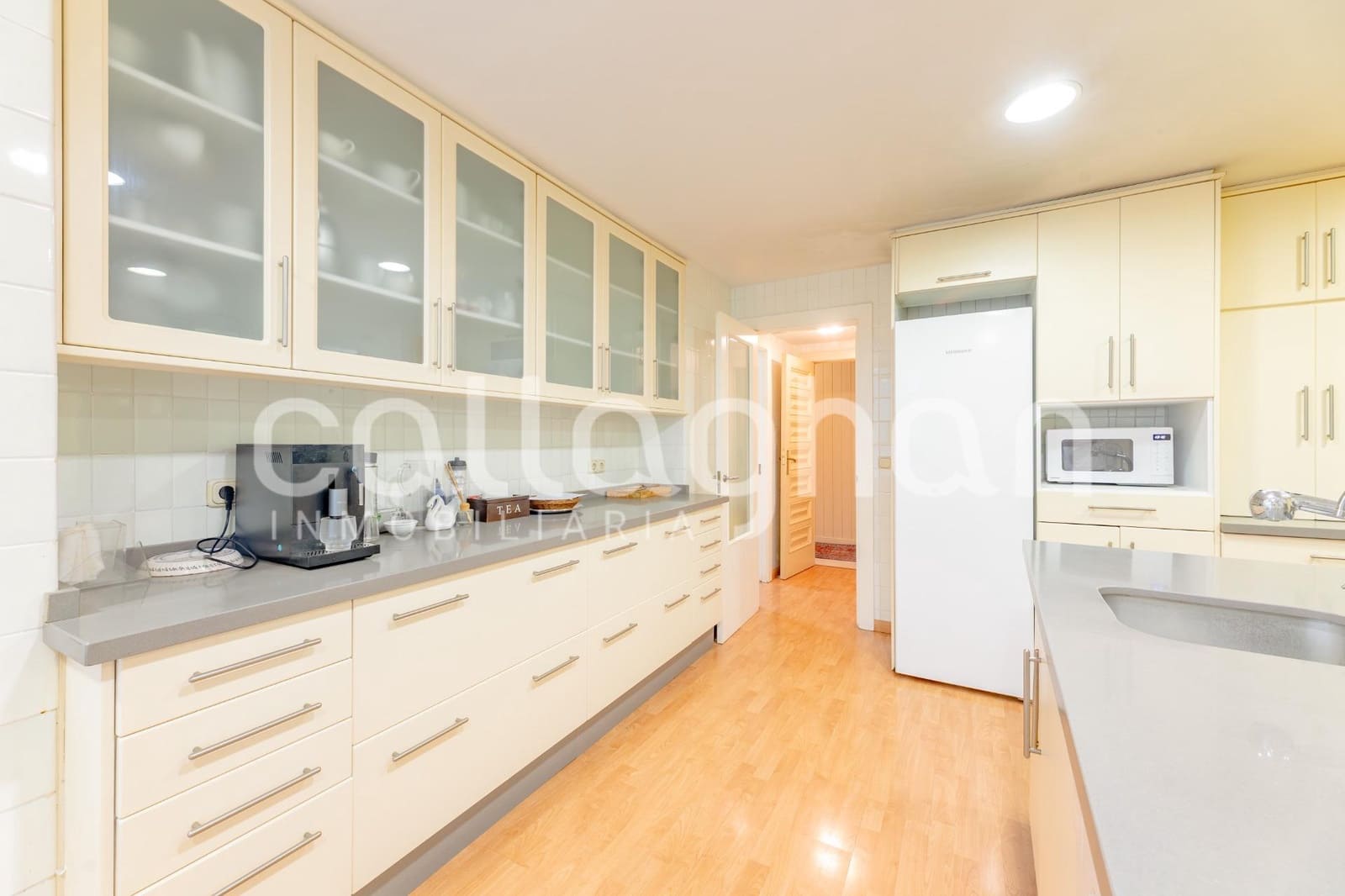 5 bedroom Flat for sale in Valencia city with garage - € 1,500,000 (Ref: 9851946)