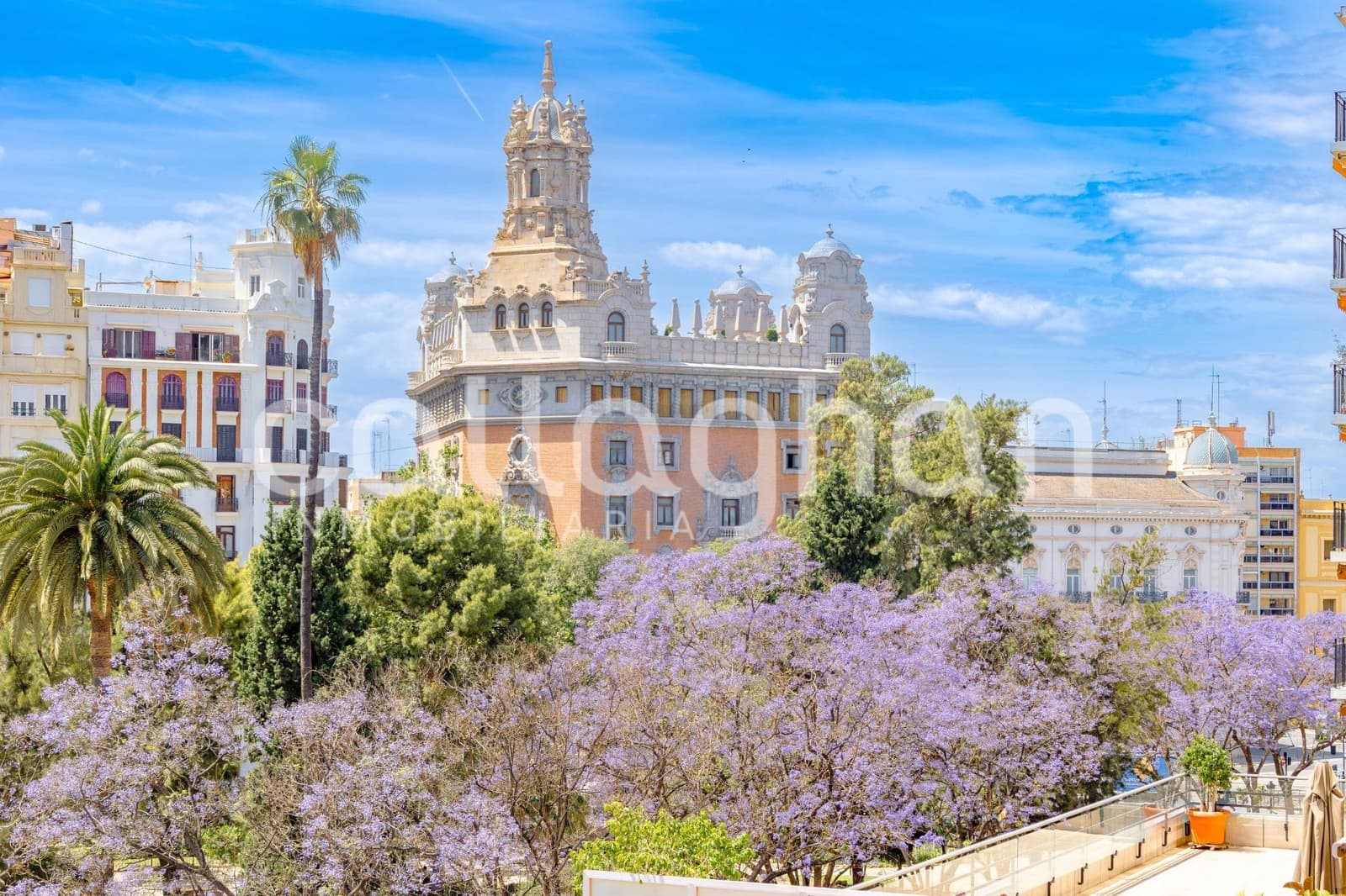 5 bedroom Flat for sale in Valencia city with garage - € 1,500,000 (Ref: 9851946)