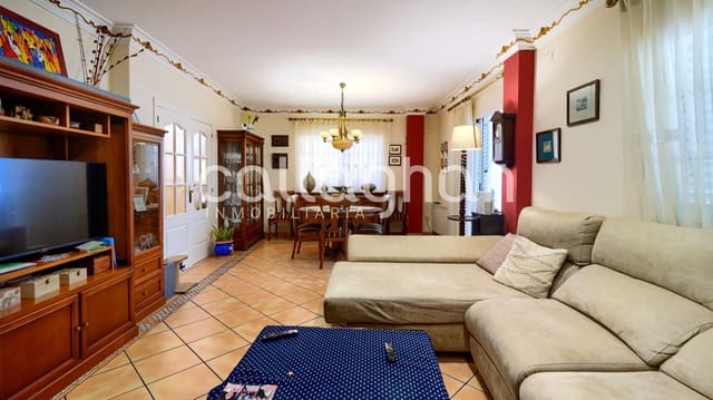 4 sypialnia Willa na sprzedaż w Polinyà de Xúquer z basenem garażem - 399 000 € (Ref: 9855668)