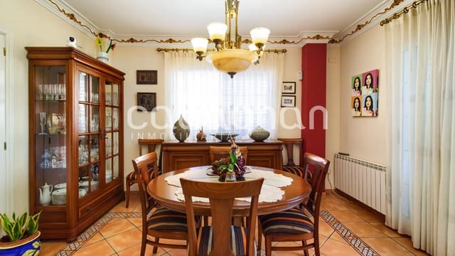 4 sypialnia Willa na sprzedaż w Polinyà de Xúquer z basenem garażem - 399 000 € (Ref: 9855668)
