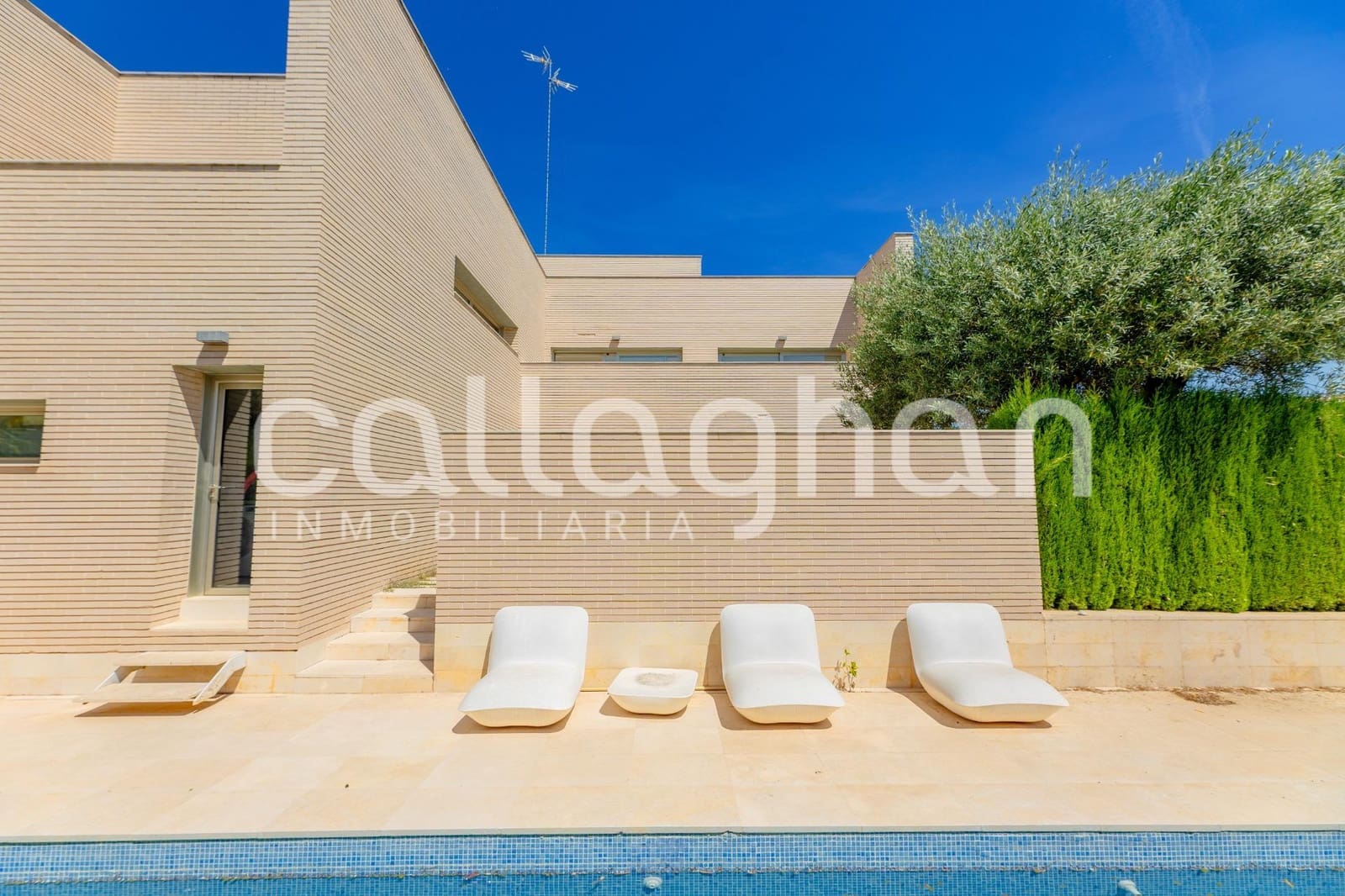 4 soveværelse Villa til salg i Campolivar med swimmingpool garage - € 1.400.000 (Ref: 9855669)