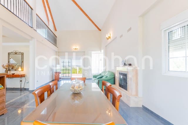 5 soveværelse Villa til salg i Chiva med swimmingpool garage - € 690.000 (Ref: 9868804)