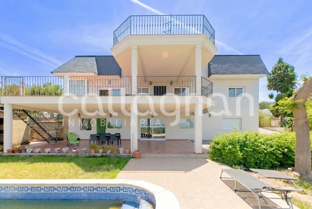 5 soveværelse Villa til salg i Chiva med swimmingpool garage - € 690.000 (Ref: 9868804)