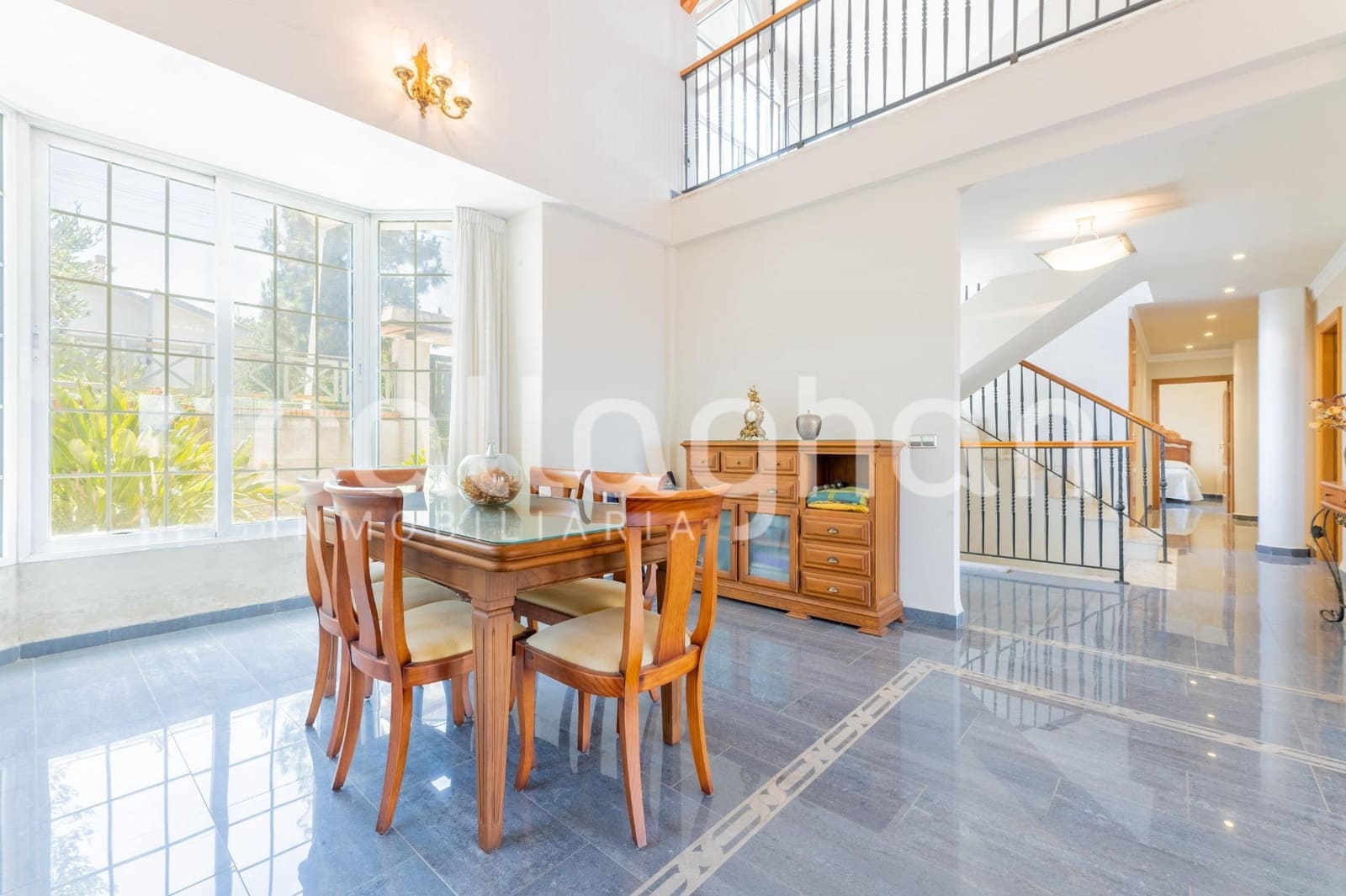 5 soveværelse Villa til salg i Chiva med swimmingpool garage - € 690.000 (Ref: 9868804)