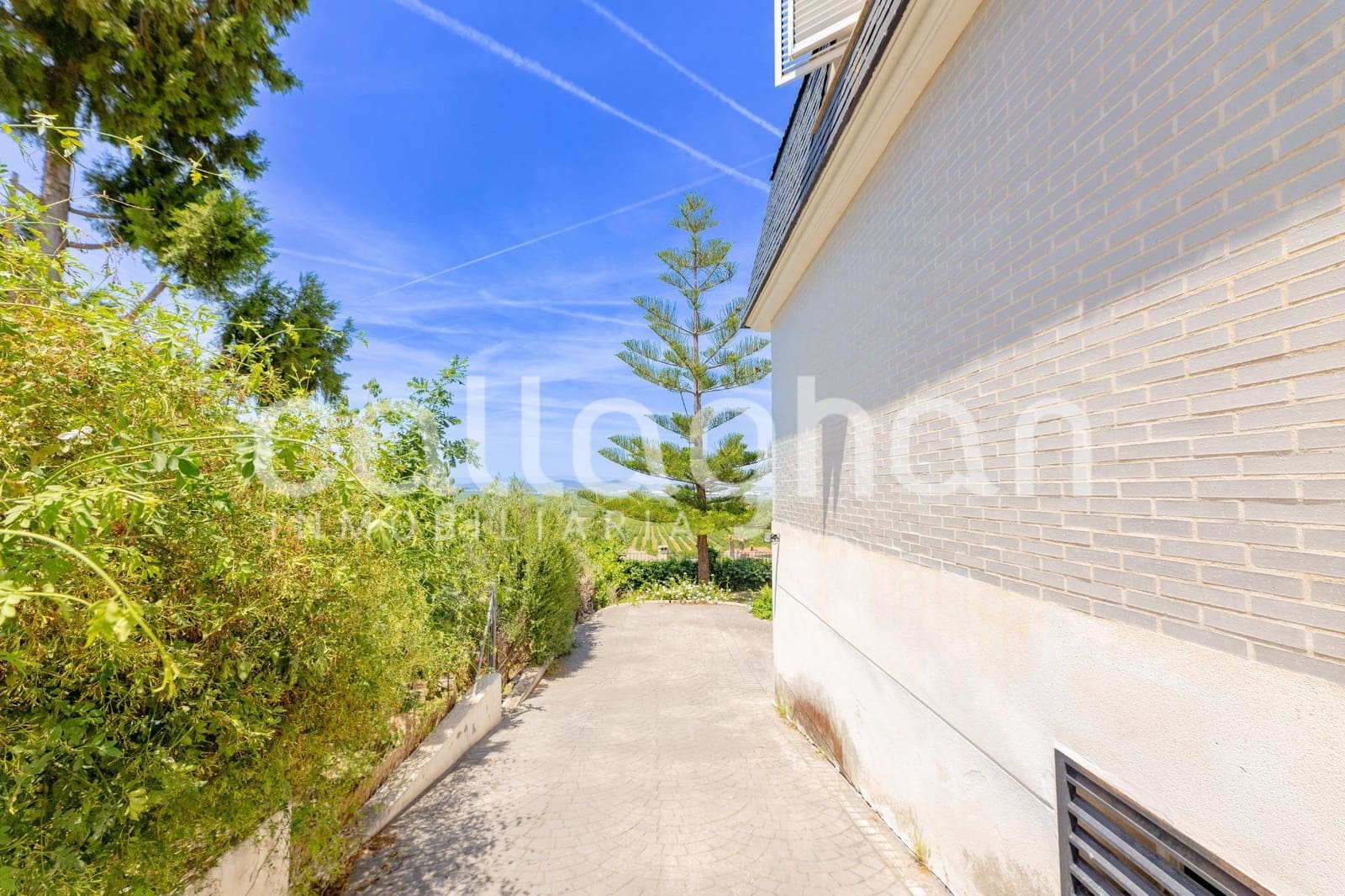 5 soveværelse Villa til salg i Chiva med swimmingpool garage - € 690.000 (Ref: 9868804)