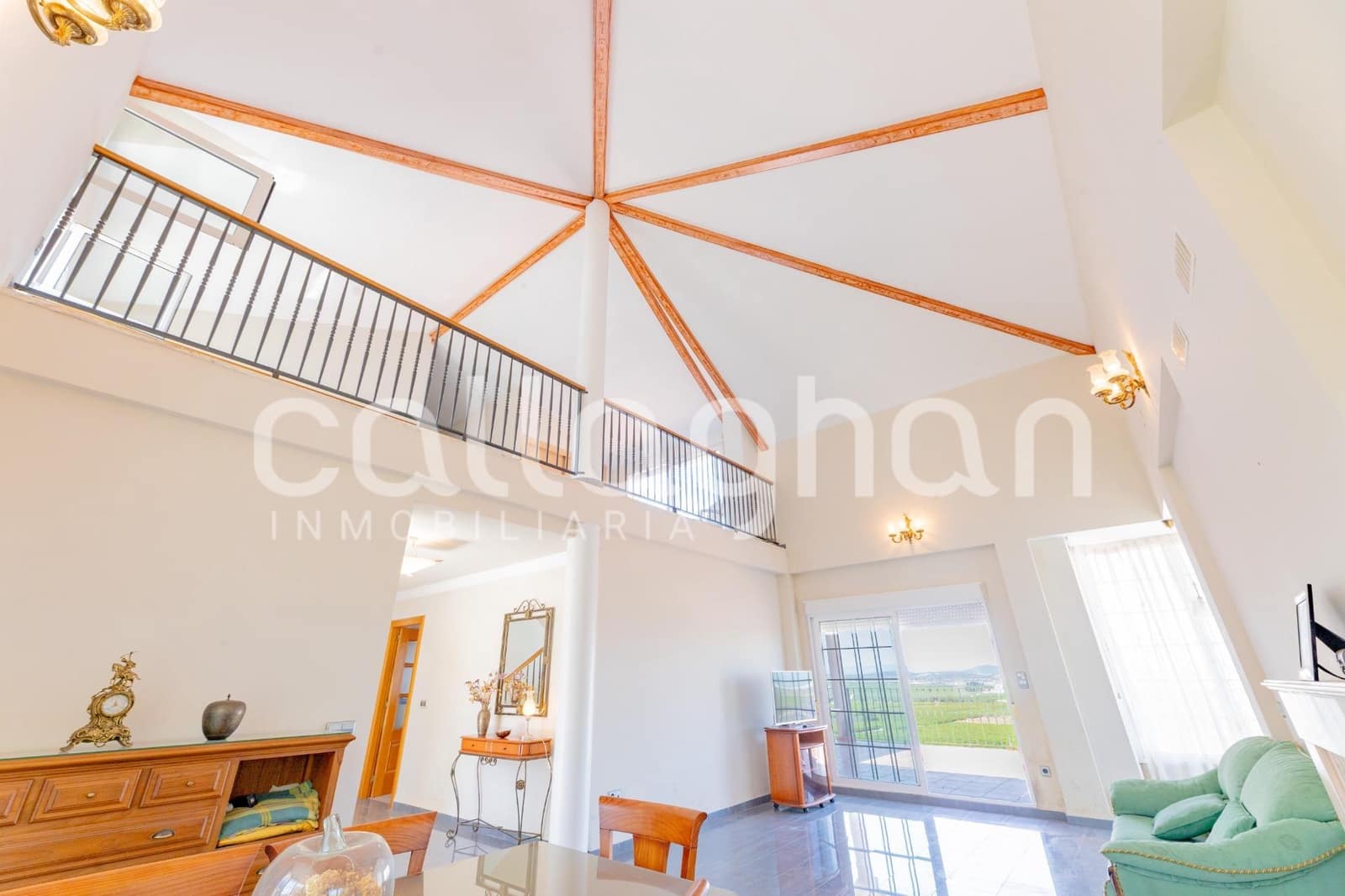 5 soveværelse Villa til salg i Chiva med swimmingpool garage - € 690.000 (Ref: 9868804)