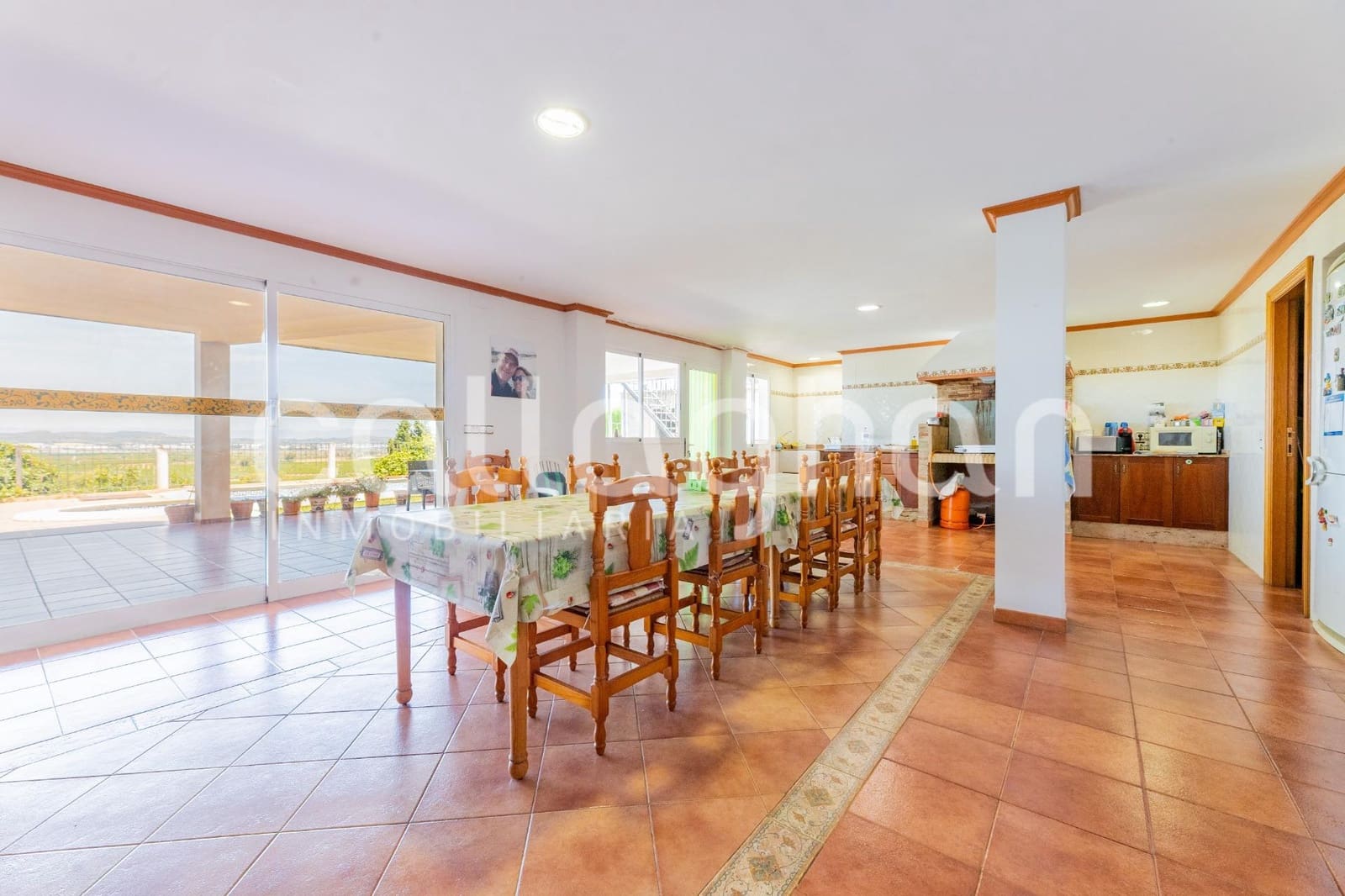 5 soveværelse Villa til salg i Chiva med swimmingpool garage - € 690.000 (Ref: 9868804)