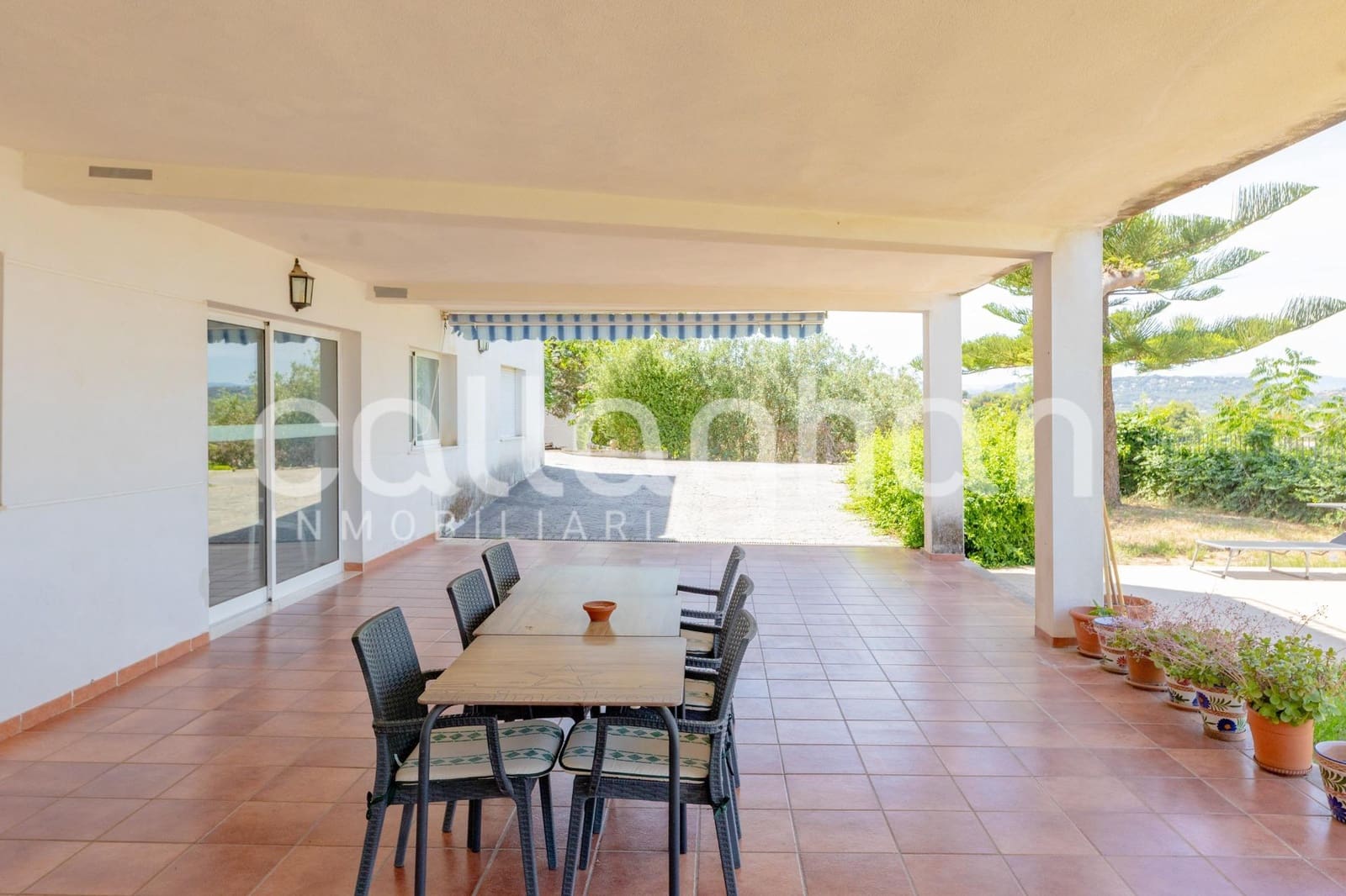 5 soveværelse Villa til salg i Chiva med swimmingpool garage - € 690.000 (Ref: 9868804)