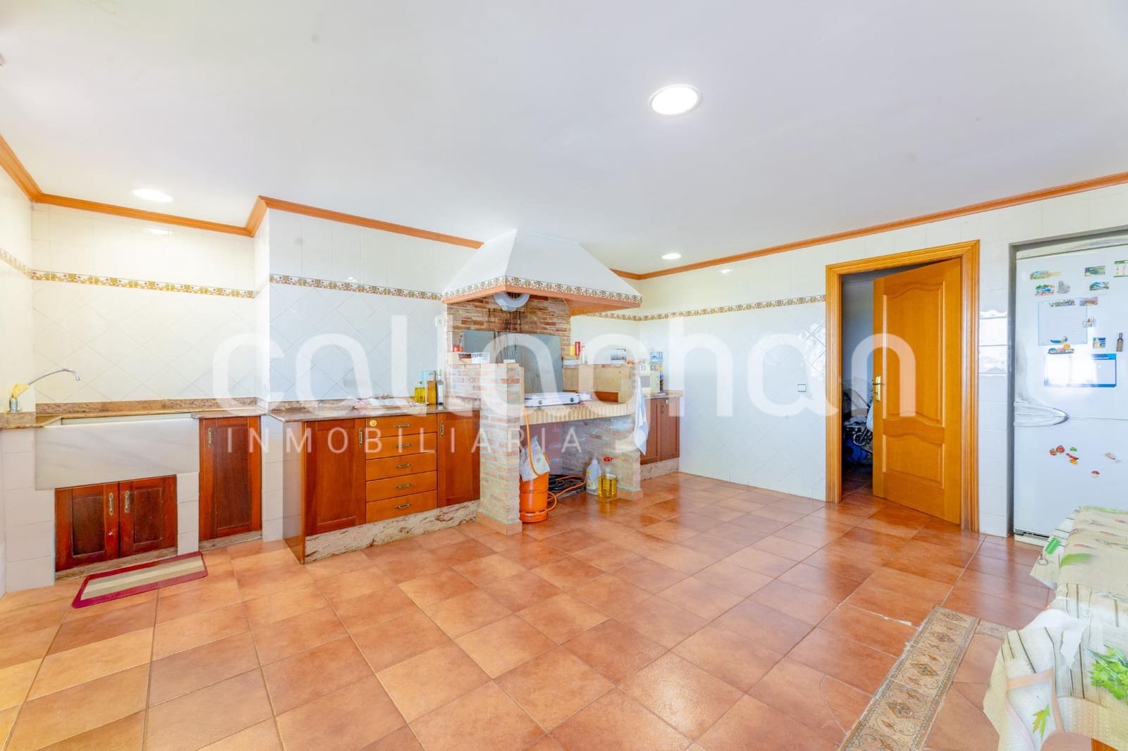 5 soveværelse Villa til salg i Chiva med swimmingpool garage - € 690.000 (Ref: 9868804)