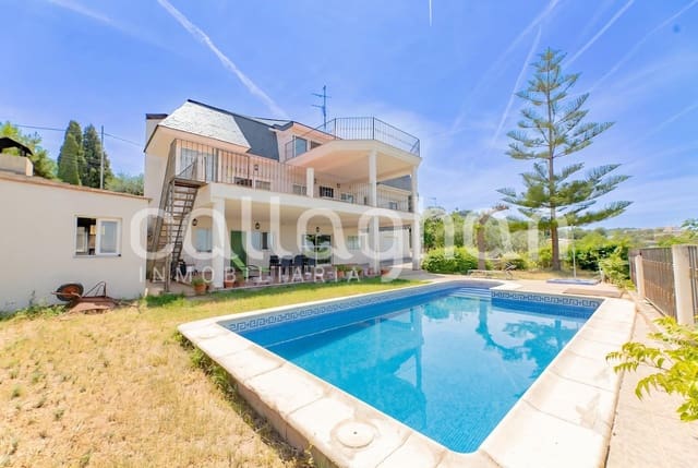 5 soveværelse Villa til salg i Chiva med swimmingpool garage - € 690.000 (Ref: 9868804)