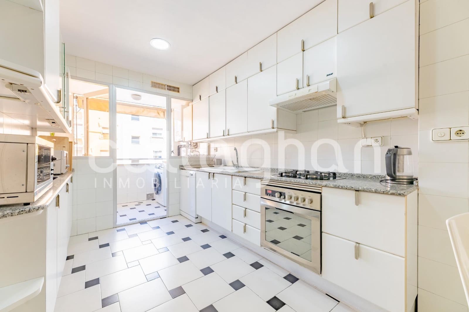 3 quarto Apartamento para arrendar em Valencia cidade - 2 300 € (Ref: 9868806)