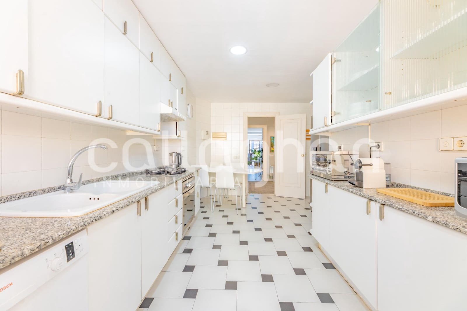 3 quarto Apartamento para arrendar em Valencia cidade - 2 300 € (Ref: 9868806)