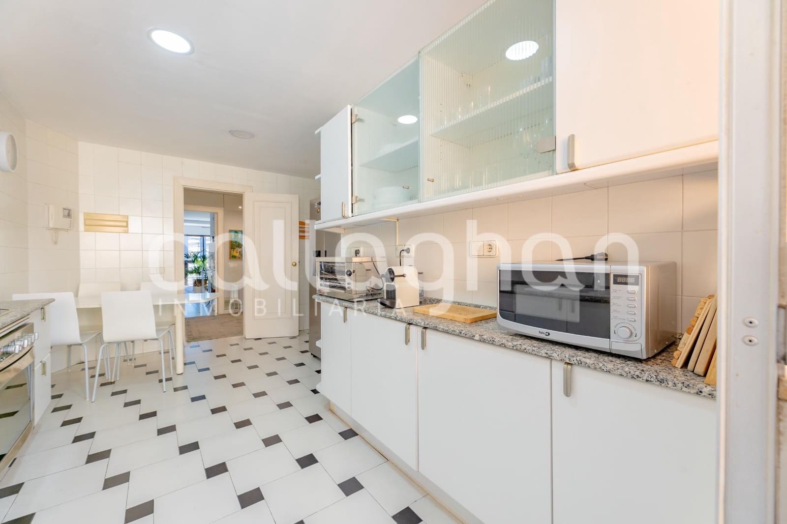 3 quarto Apartamento para arrendar em Valencia cidade - 2 300 € (Ref: 9868806)