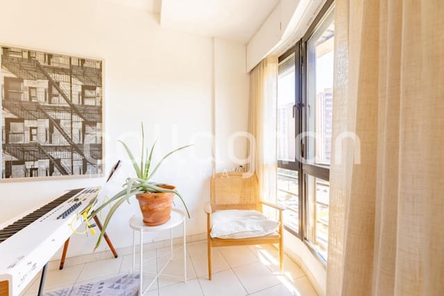 3 quarto Apartamento para arrendar em Mestalla, Valência cidade - 2 300 € (Ref: 9868806)