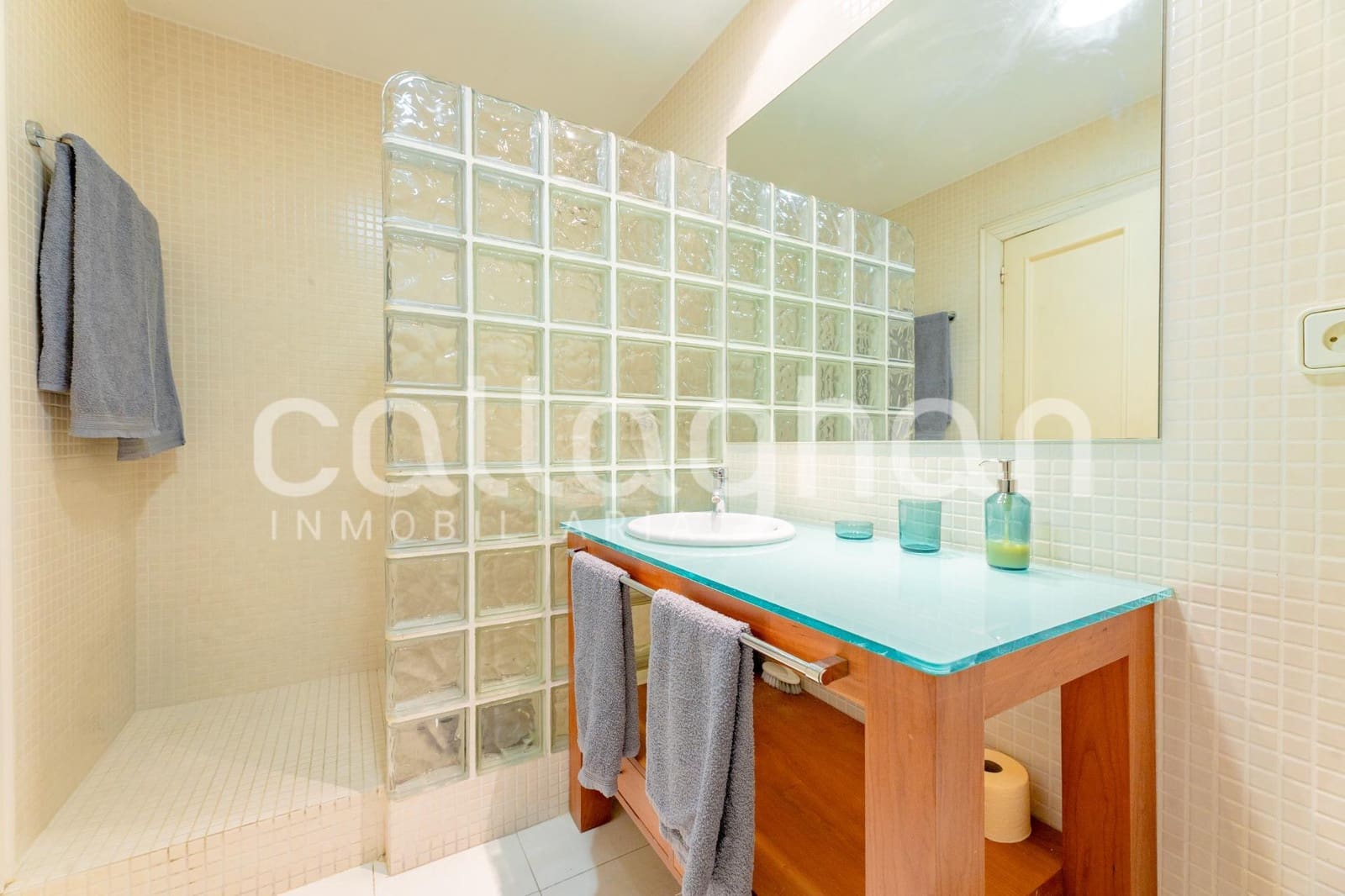 3 quarto Apartamento para arrendar em Valencia cidade - 2 300 € (Ref: 9868806)