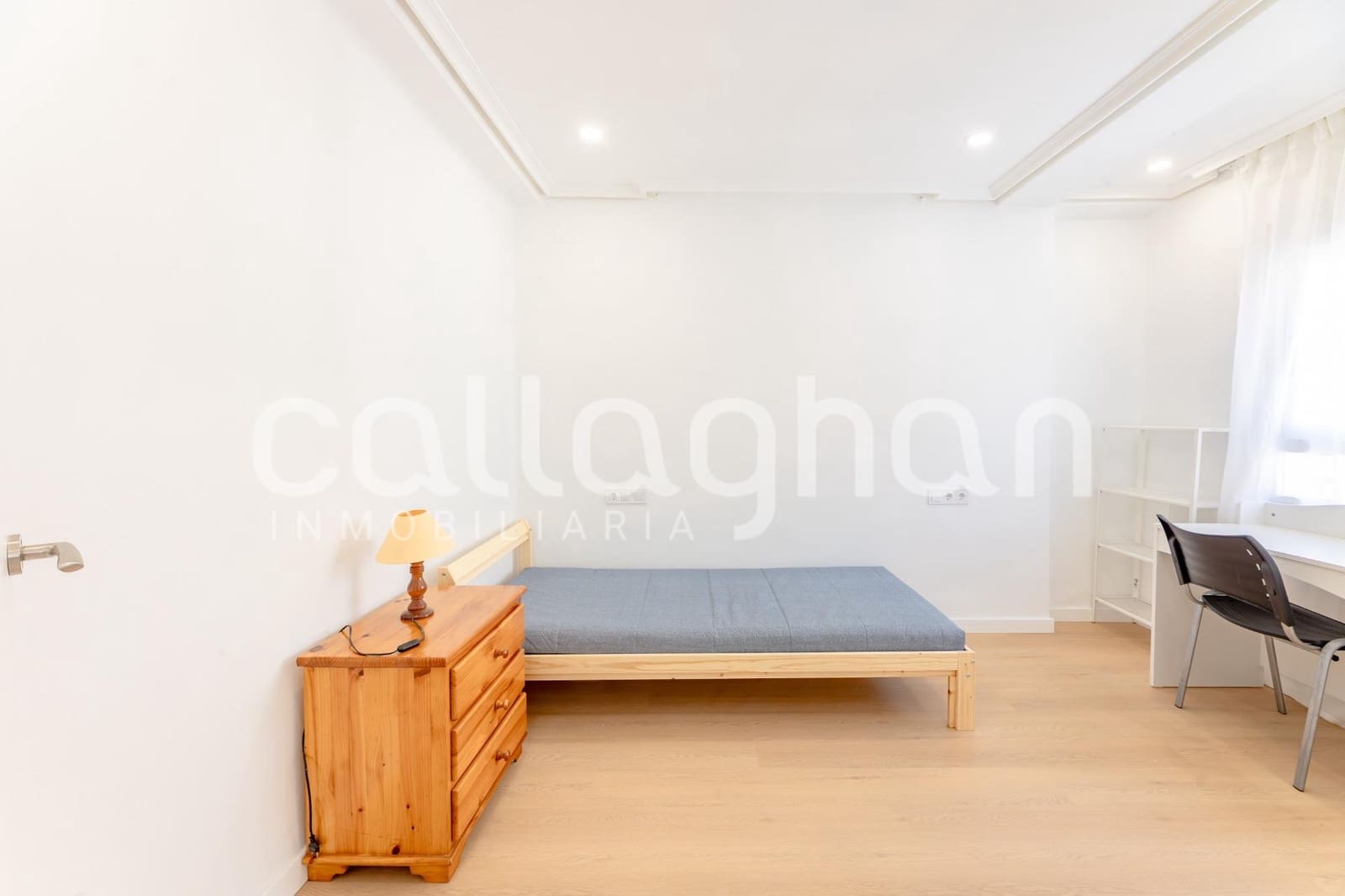 Appartement de 3 chambres à louer à Valence ville - 1 200 € (Ref: 9876613)