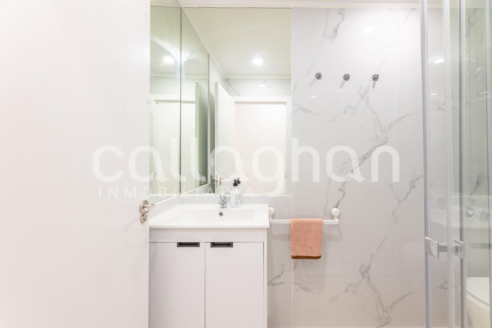Appartement de 3 chambres à louer à Valence ville - 1 200 € (Ref: 9876613)