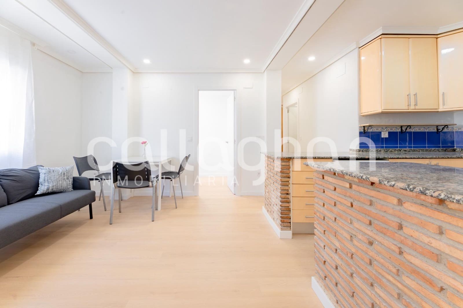 Appartement de 3 chambres à louer à Valence ville - 1 200 € (Ref: 9876613)