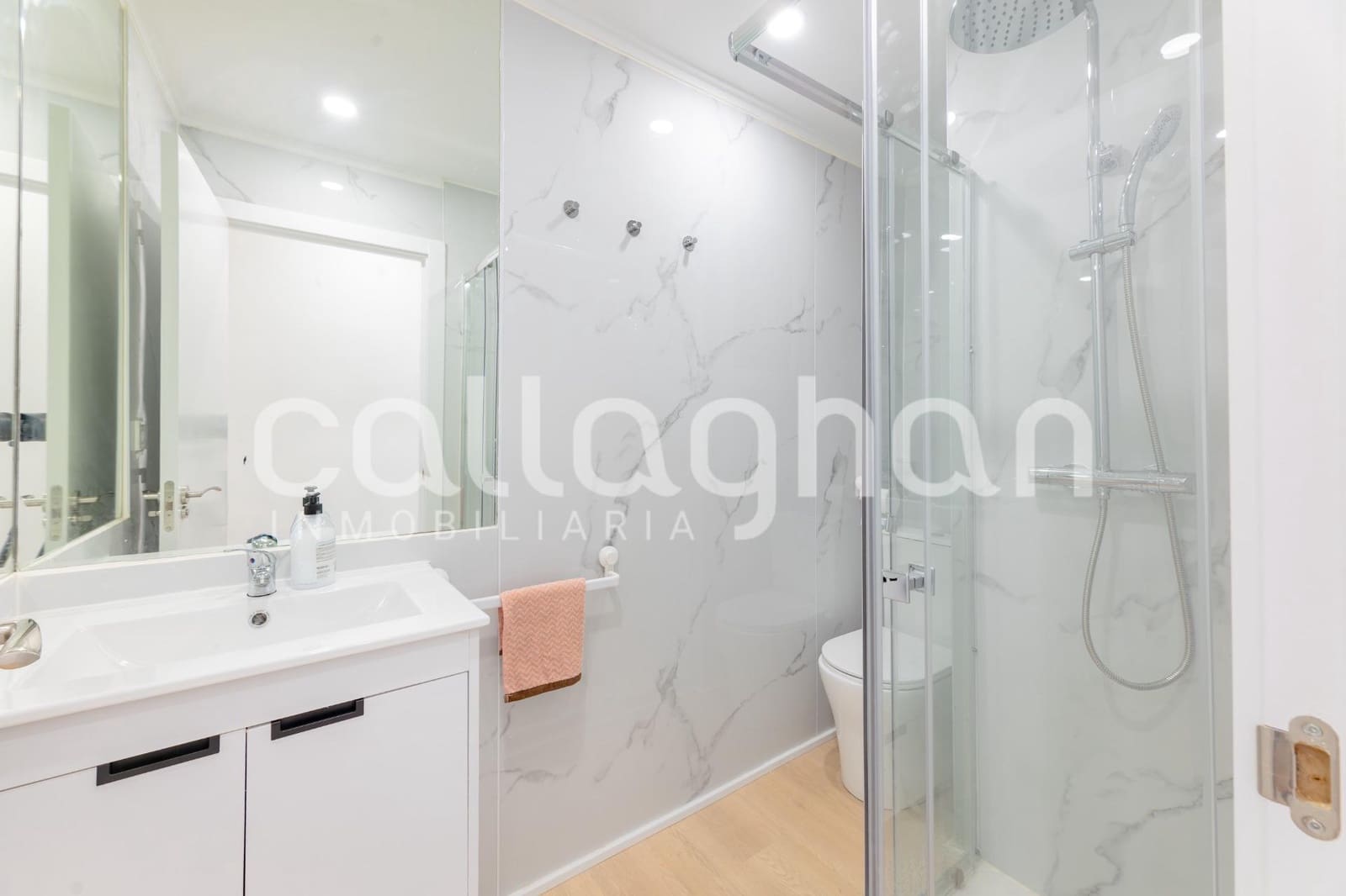 Appartement de 3 chambres à louer à Valence ville - 1 200 € (Ref: 9876613)