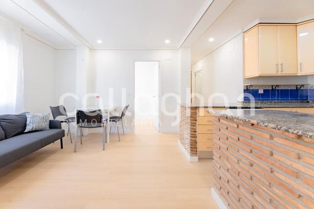 Appartement de 3 chambres à louer à Cabanyal-Canyamelar, Valence ville - 1 200 € (Ref: 9876613)