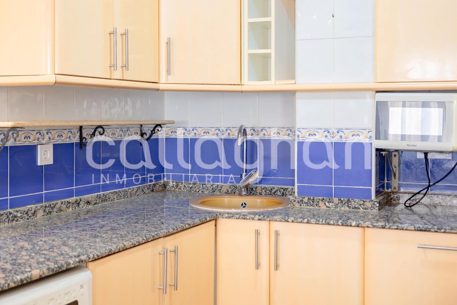 Appartement de 3 chambres à louer à Valence ville - 1 200 € (Ref: 9876613)