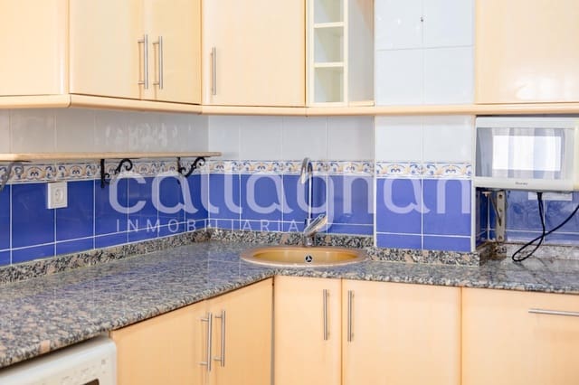 Appartement de 3 chambres à louer à Cabanyal-Canyamelar, Valence ville - 1 200 € (Ref: 9876613)