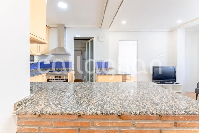 Appartement de 3 chambres à louer à Cabanyal-Canyamelar, Valence ville - 1 200 € (Ref: 9876613)