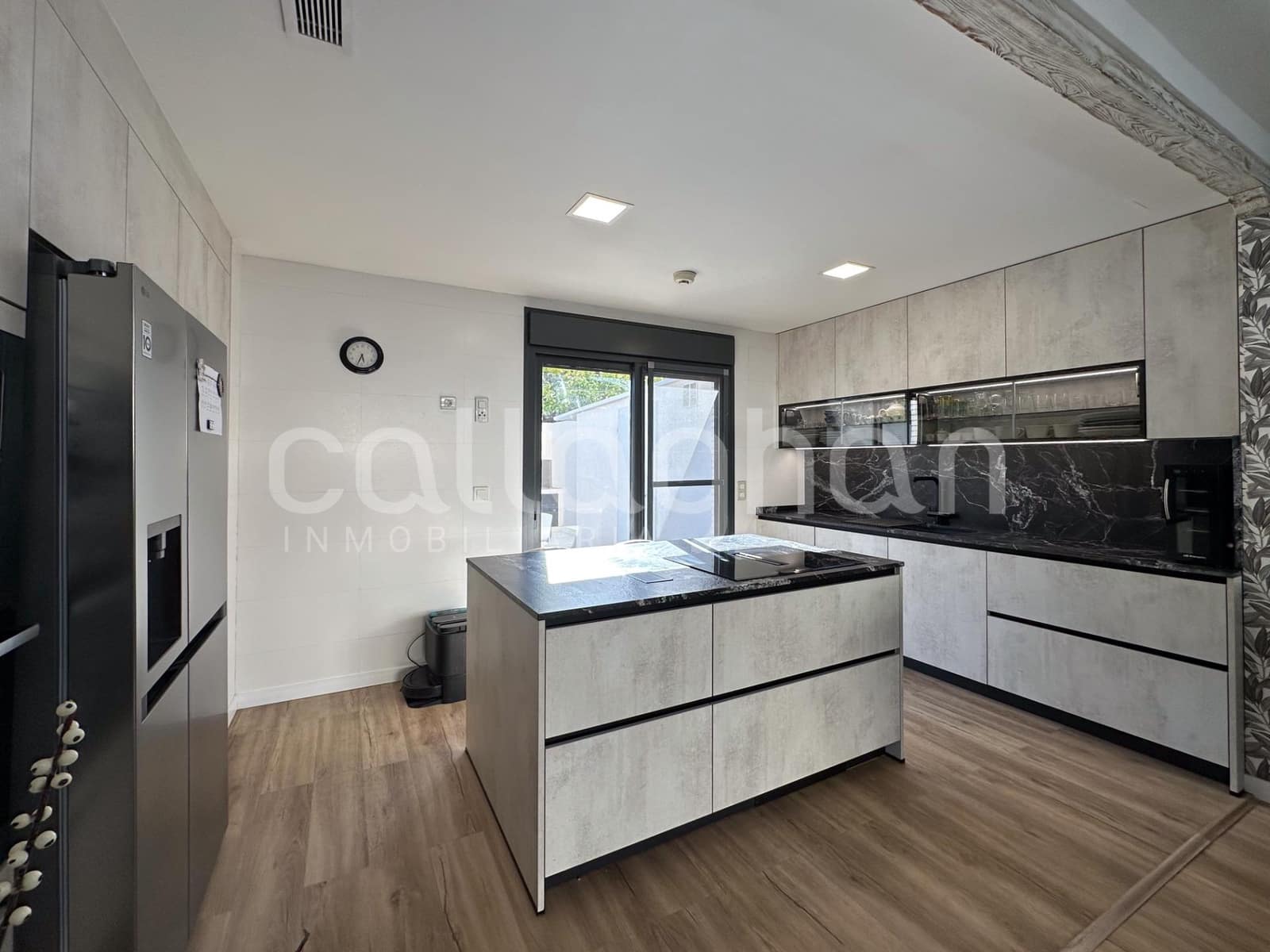 4 bedroom Terraced Villa for rent in Paterna with pool garage - € 2,800 (Ref: 9882086)