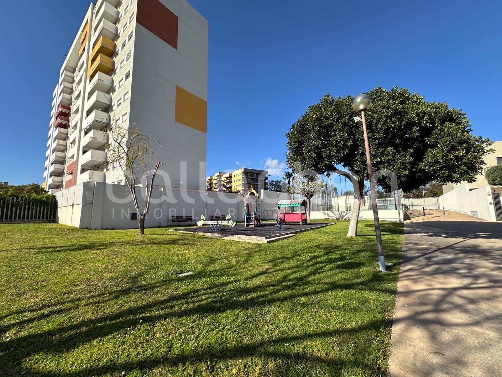 4 bedroom Terraced Villa for rent in Paterna with pool garage - € 2,800 (Ref: 9882086)