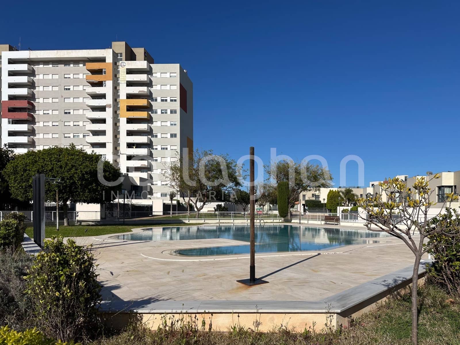 4 bedroom Terraced Villa for rent in Paterna with pool garage - € 2,800 (Ref: 9882086)