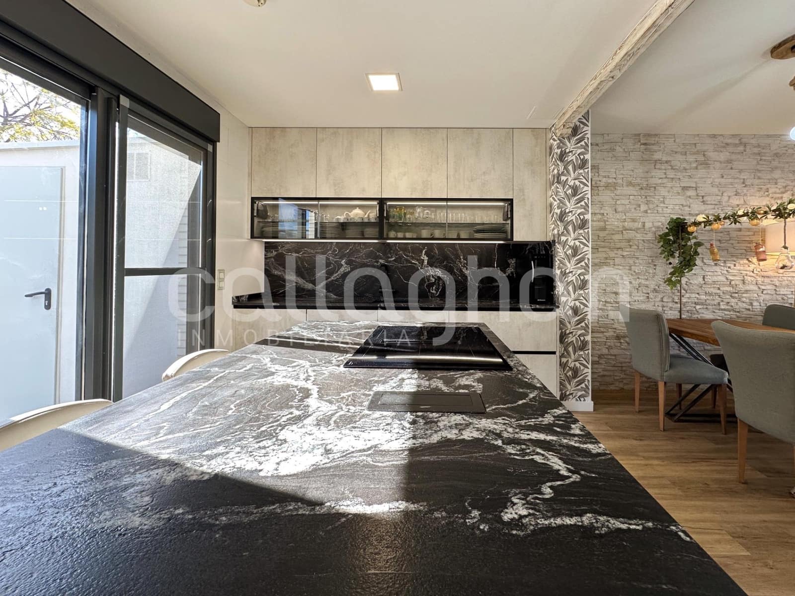4 bedroom Terraced Villa for rent in Paterna with pool garage - € 2,800 (Ref: 9882086)