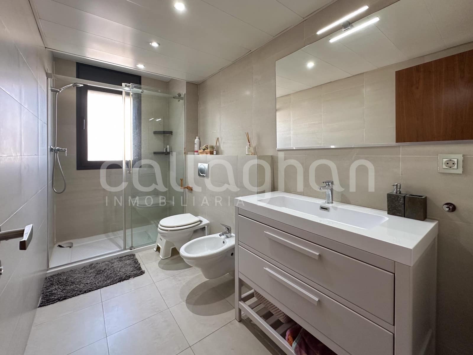 4 bedroom Terraced Villa for rent in Paterna with pool garage - € 2,800 (Ref: 9882086)