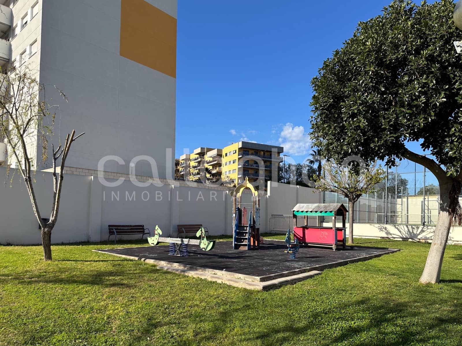 4 bedroom Terraced Villa for rent in Paterna with pool garage - € 2,800 (Ref: 9882086)