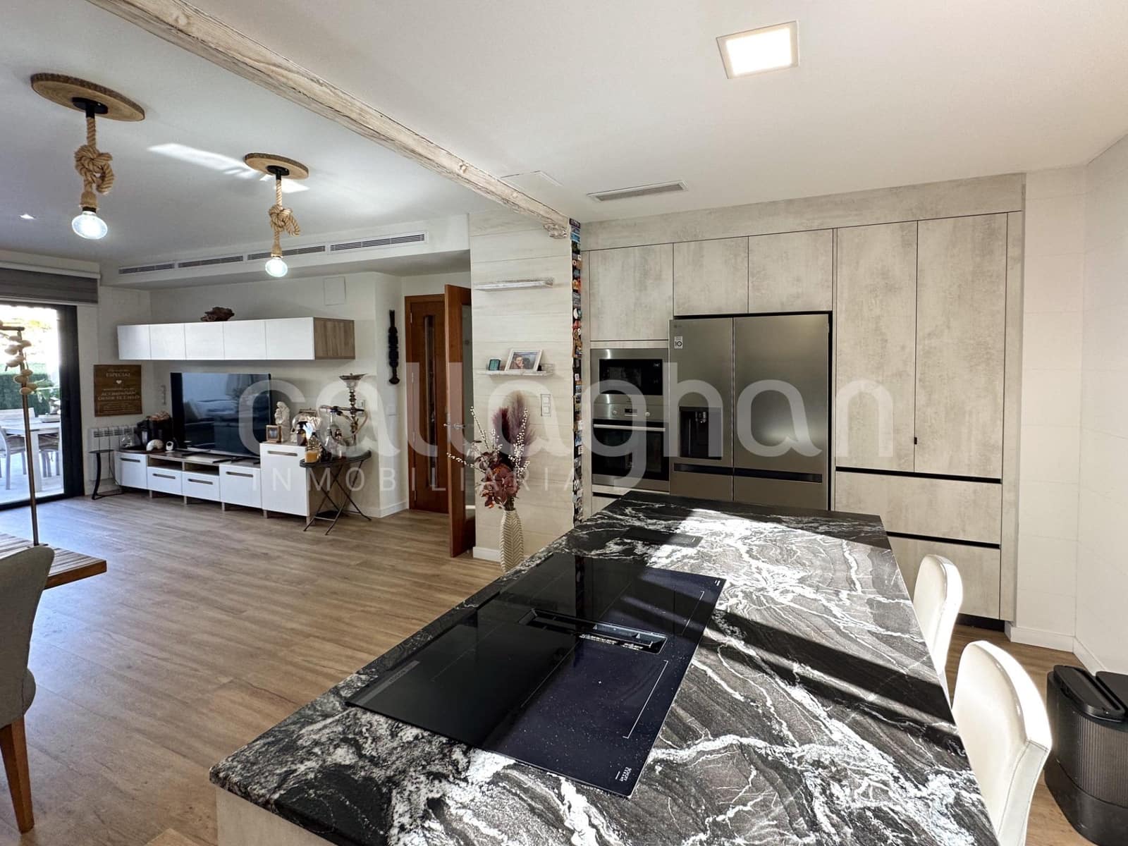 4 bedroom Terraced Villa for rent in Paterna with pool garage - € 2,800 (Ref: 9882086)