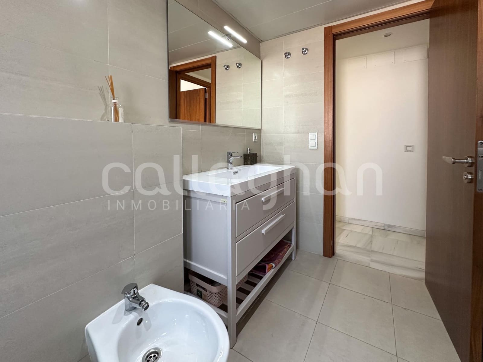 4 bedroom Terraced Villa for rent in Paterna with pool garage - € 2,800 (Ref: 9882086)