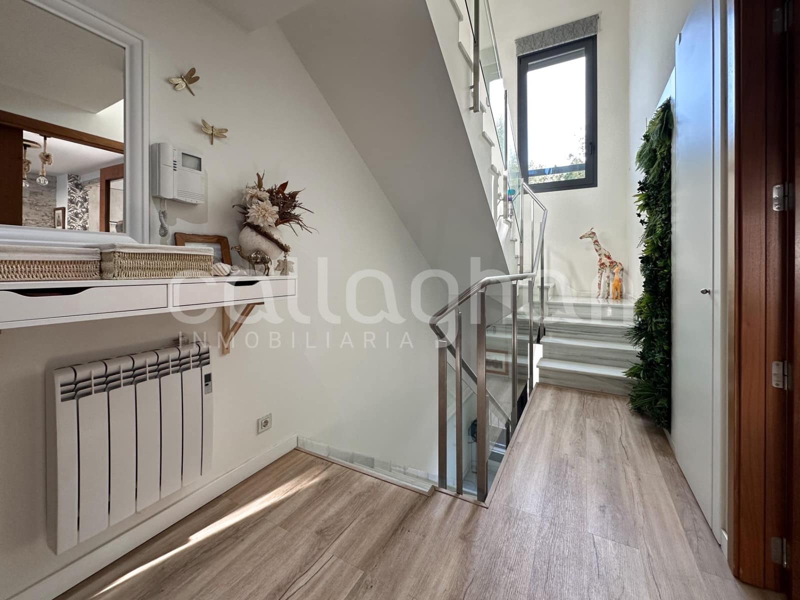 4 bedroom Terraced Villa for rent in Paterna with pool garage - € 2,800 (Ref: 9882086)