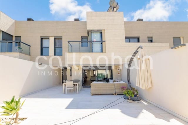4 bedroom Terraced Villa for rent in Paterna with pool garage - € 2,800 (Ref: 9882086)