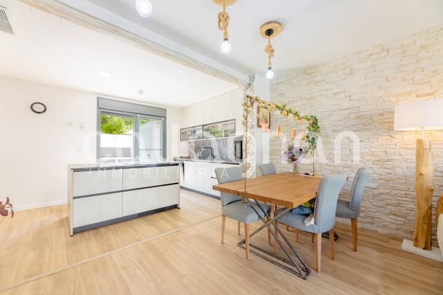 4 bedroom Terraced Villa for rent in Paterna with pool garage - € 2,800 (Ref: 9882086)