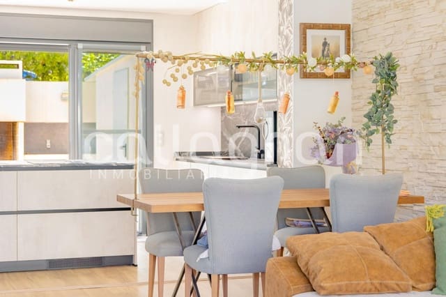 4 bedroom Terraced Villa for rent in Paterna with pool garage - € 2,800 (Ref: 9882086)