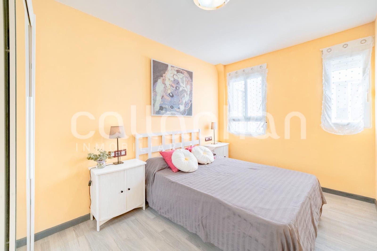 1 makuuhuone Kattohuoneisto vuokrattavana paikassa Valencia kaupunki - 1 500 € (Ref: 9885016)