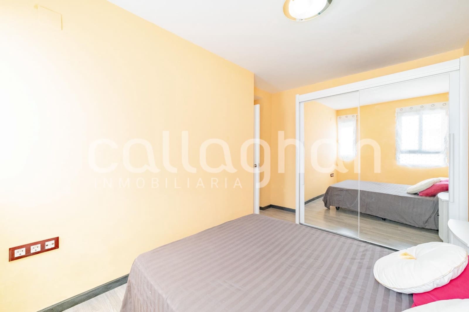 1 makuuhuone Kattohuoneisto vuokrattavana paikassa Valencia kaupunki - 1 500 € (Ref: 9885016)