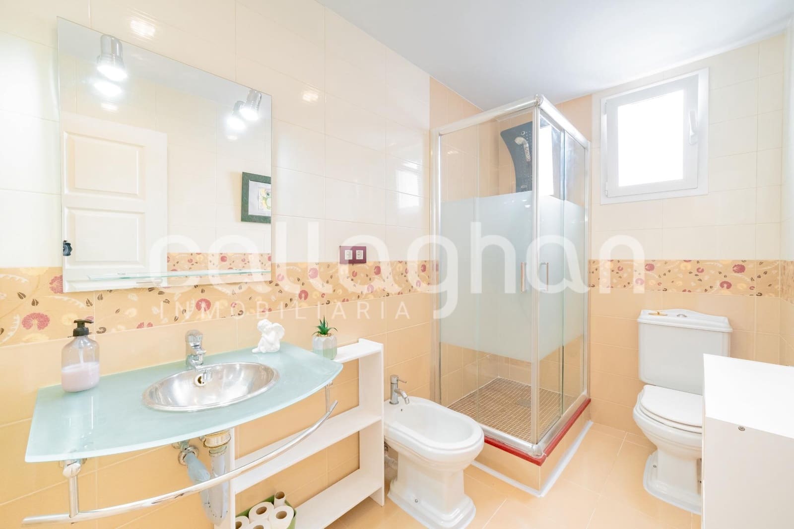 1 makuuhuone Kattohuoneisto vuokrattavana paikassa Valencia kaupunki - 1 500 € (Ref: 9885016)