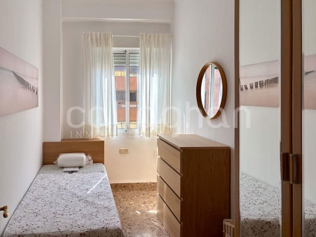 4 slaapkamer Flat te huur in Mestalla, Valencia stad - € 1.400 (Ref: 9885017)