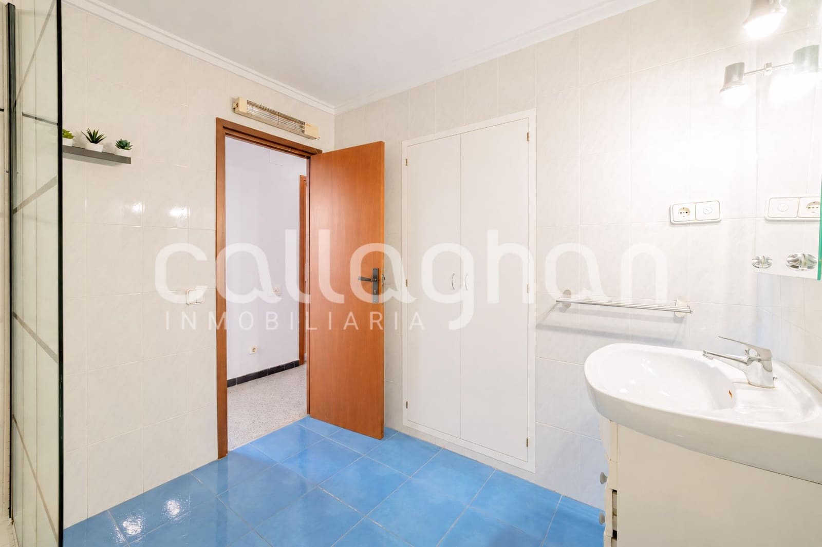 4 bedroom Flat for sale in Valencia city - € 430,000 (Ref: 9894072)