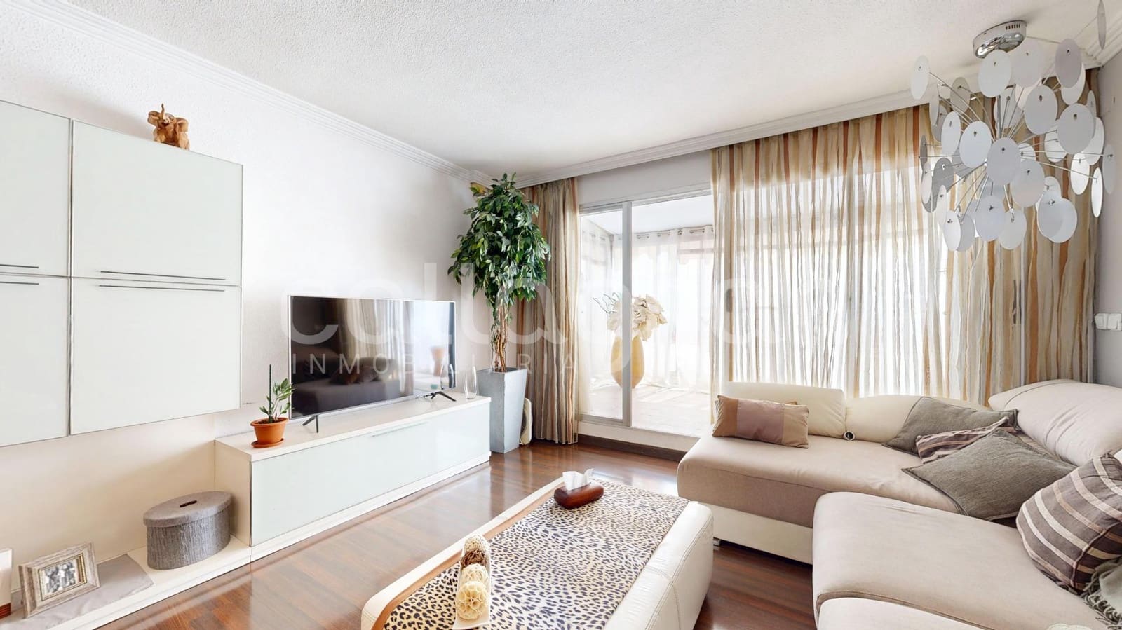 4 slaapkamer Flat te koop in Valencia stad met garage - € 790.000 (Ref: 9894074)