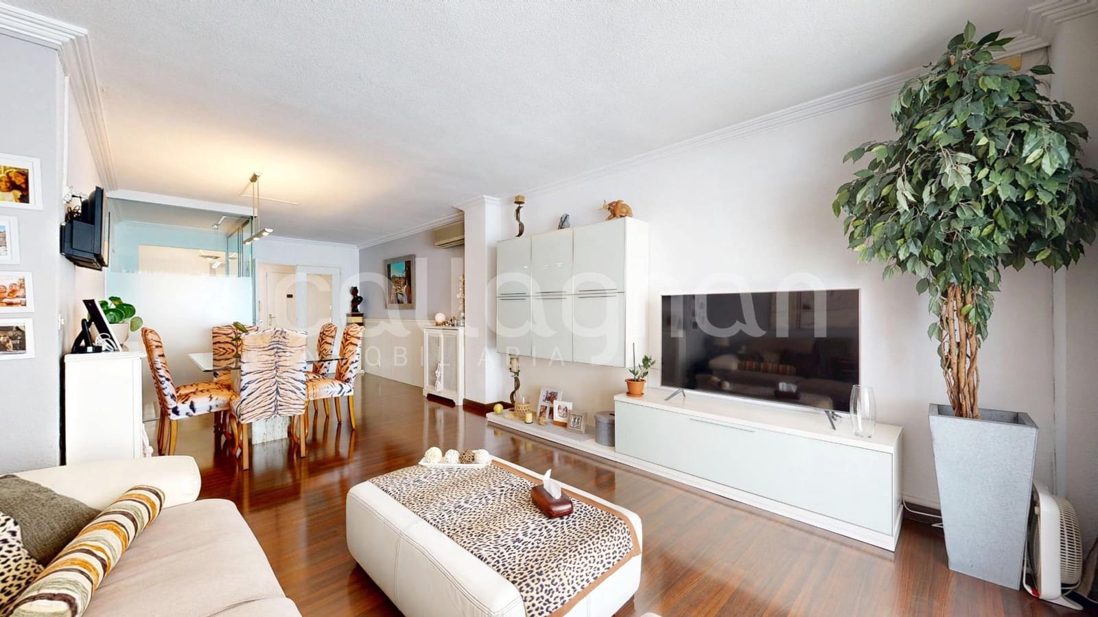 4 slaapkamer Flat te koop in Valencia stad met garage - € 790.000 (Ref: 9894074)