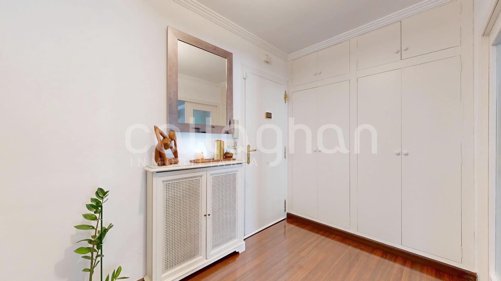 4 slaapkamer Flat te koop in Valencia stad met garage - € 790.000 (Ref: 9894074)