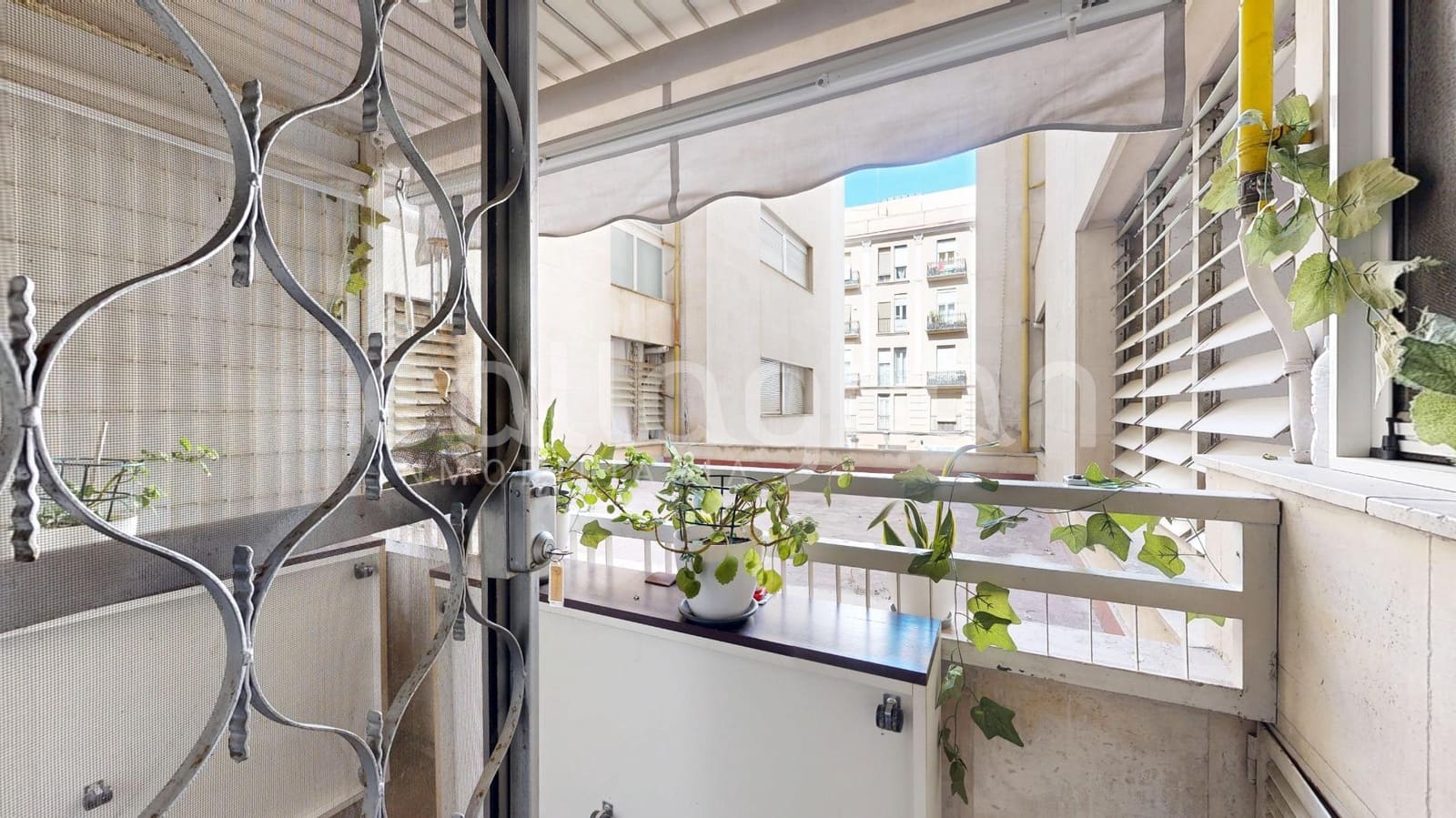 4 slaapkamer Flat te koop in Valencia stad met garage - € 790.000 (Ref: 9894074)