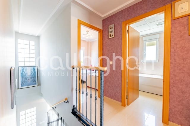 4 soverom Villa til salgs i Llíria med garasje - € 498 000 (Ref: 9904166)