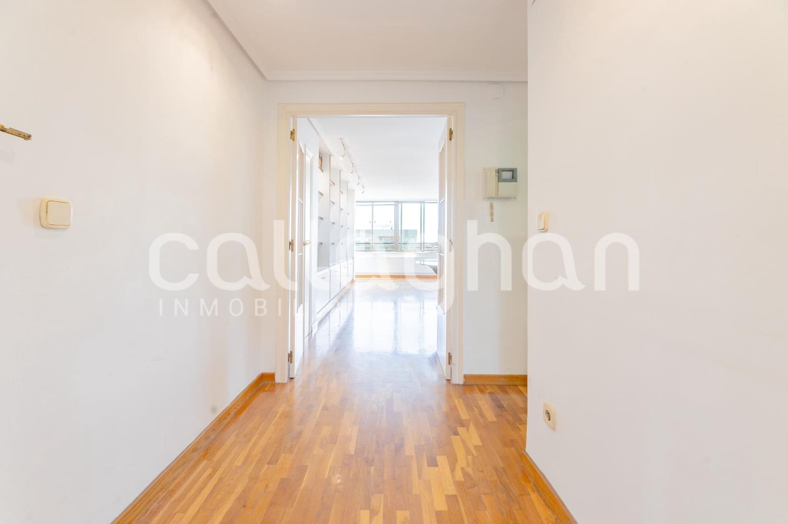 2 sovrum Lägenhet till salu i Valencia stad med garage - 439 000 € (Ref: 9911228)
